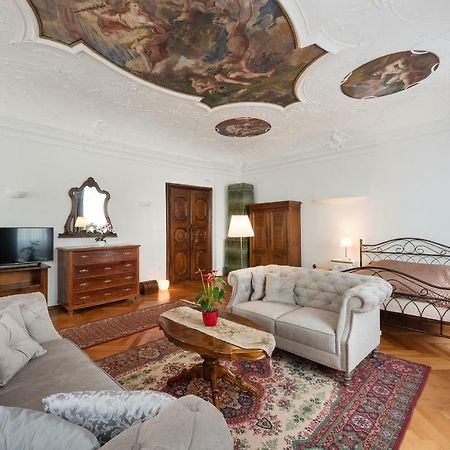 Codelli Deluxe Fresco City Centre App With Balcony Ljubljana Extérieur photo
